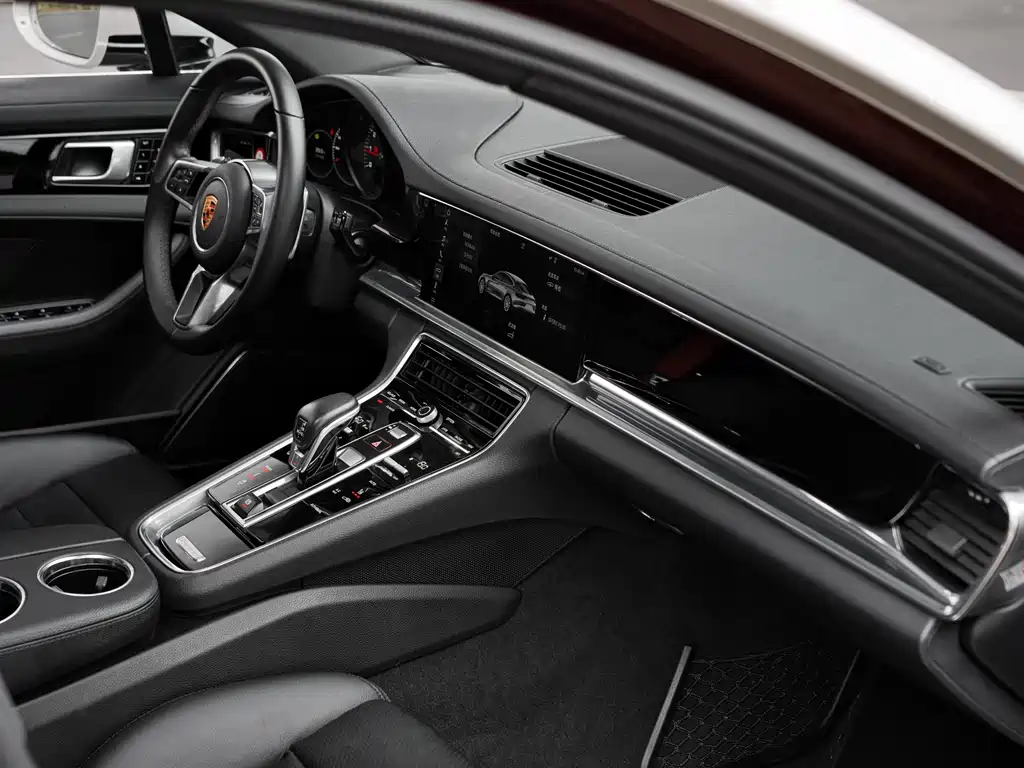 Porsche Panamera 2018 — фото 9