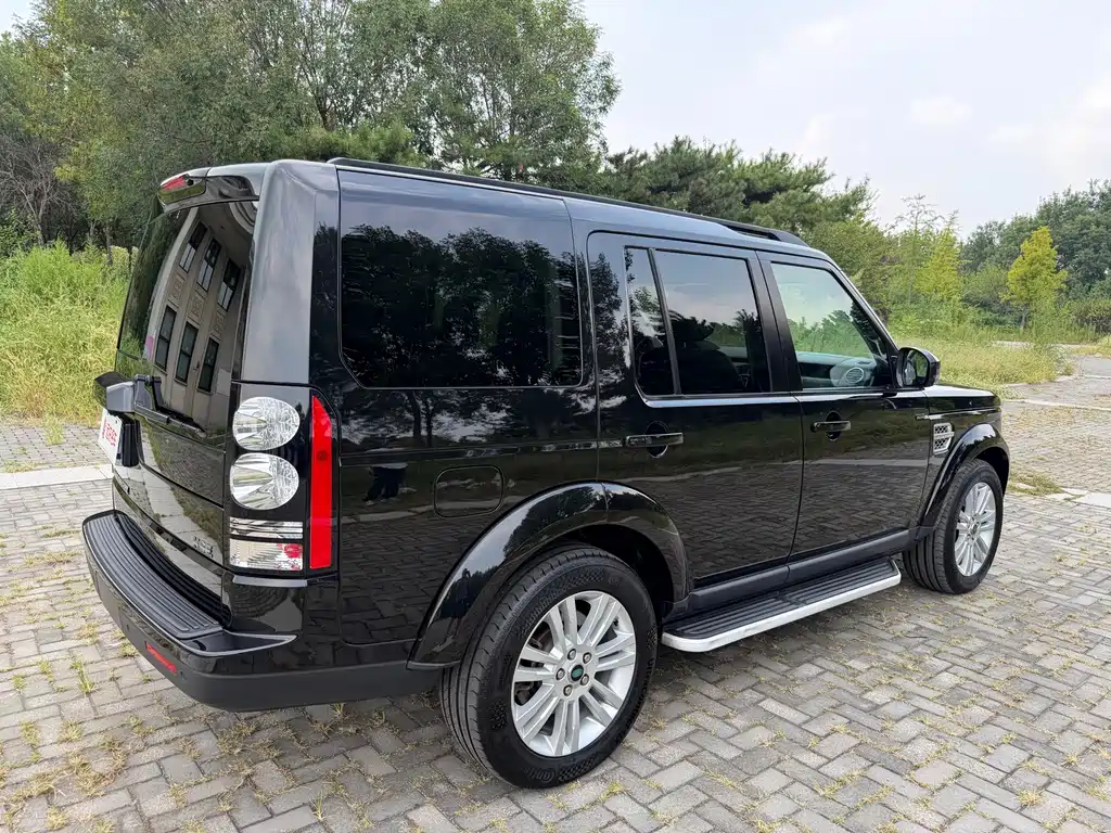 Land Rover Discovery 2015 — фото 8
