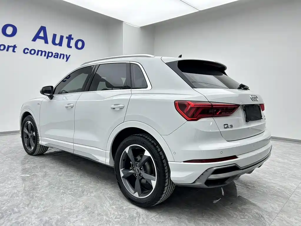 Audi Q3 2023 — фото 15