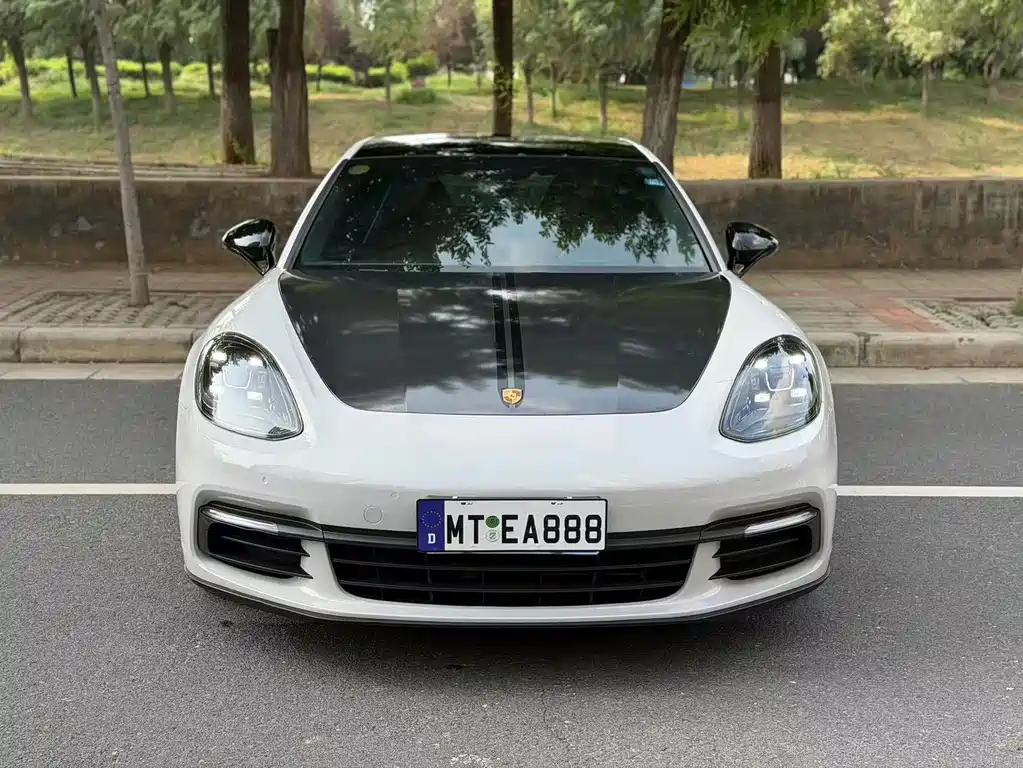 Porsche Panamera 2018 — фото 2