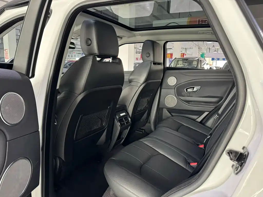 Land Rover Evoque 2019 — фото 8
