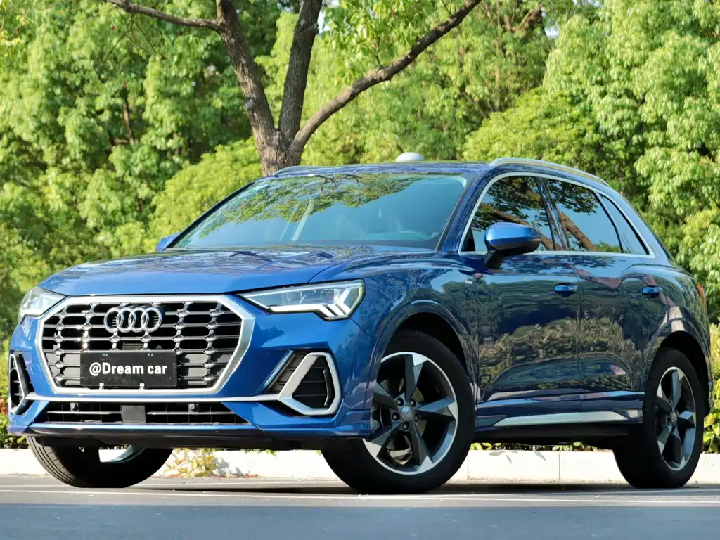 Audi Q3 2019 — фото 1