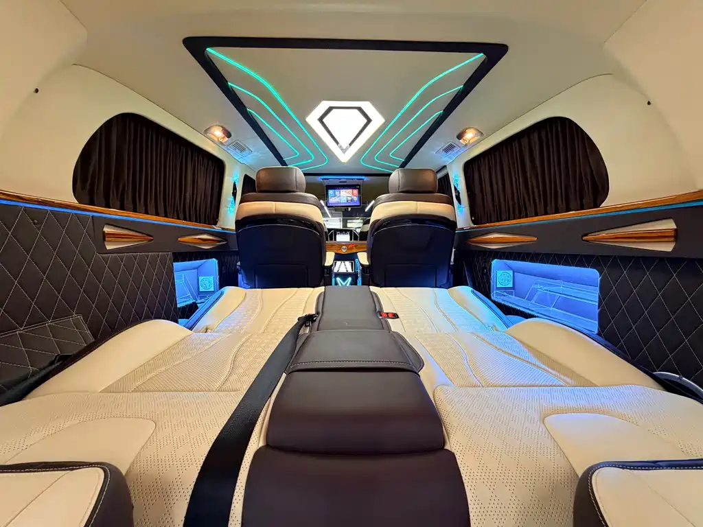 Mercedes-Benz Vito 2020 — фото 13
