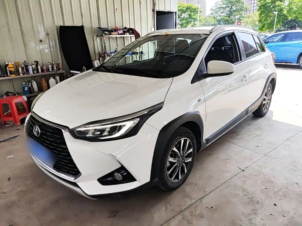 Toyota Yaris L 2020 — фото 1