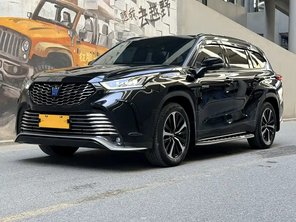 Toyota Crown Kluger 2022 — фото 1