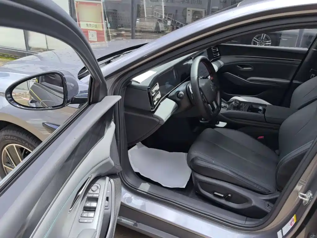 BYD Qin L 2025 — фото 16