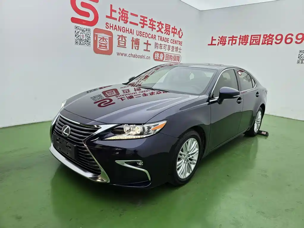 Lexus ES 2017 — фото 1