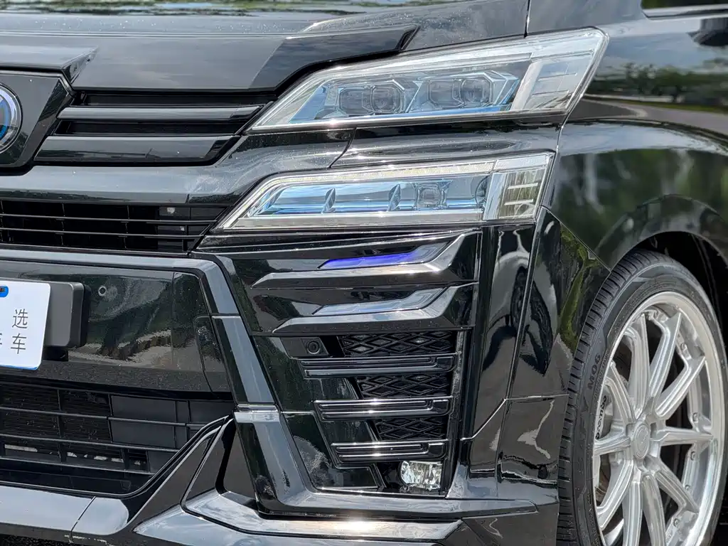 Toyota Vellfire 2021 — фото 23