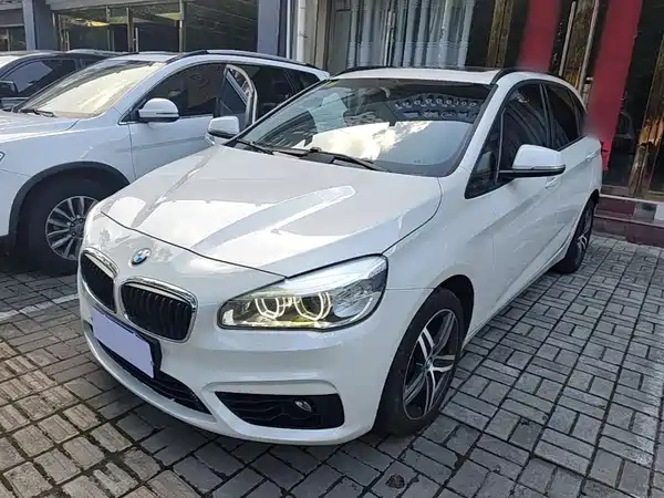 BMW 2 Series Station Wagon 2015