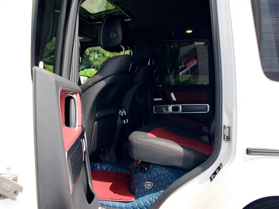 Mercedes-Benz G-Class 2023 — фото 10