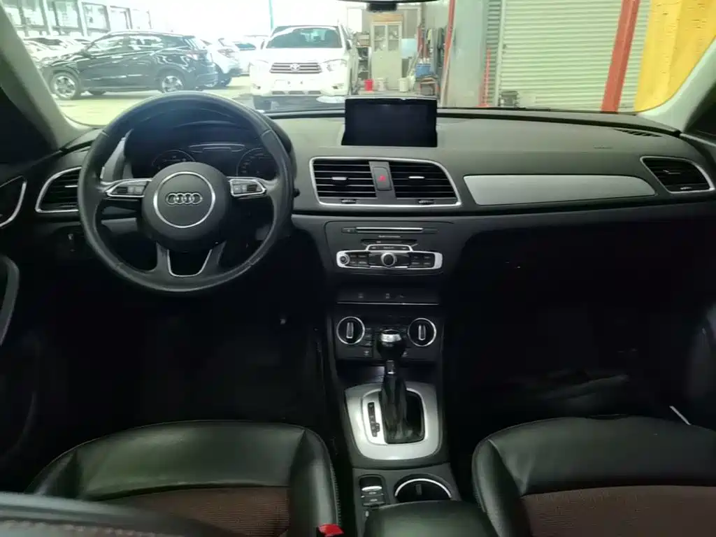 Audi Q3 2019 — фото 10