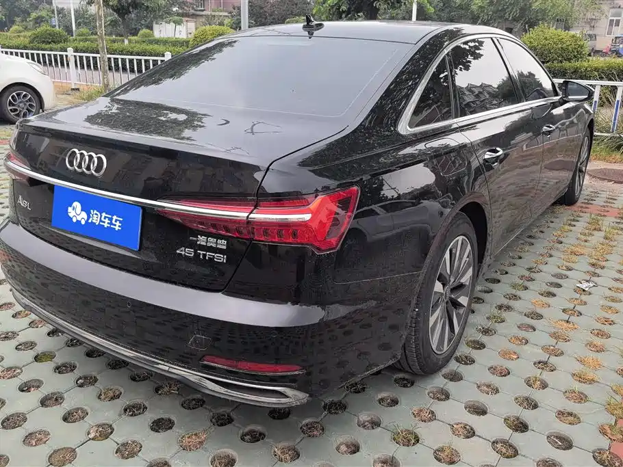 Audi A6L 2022