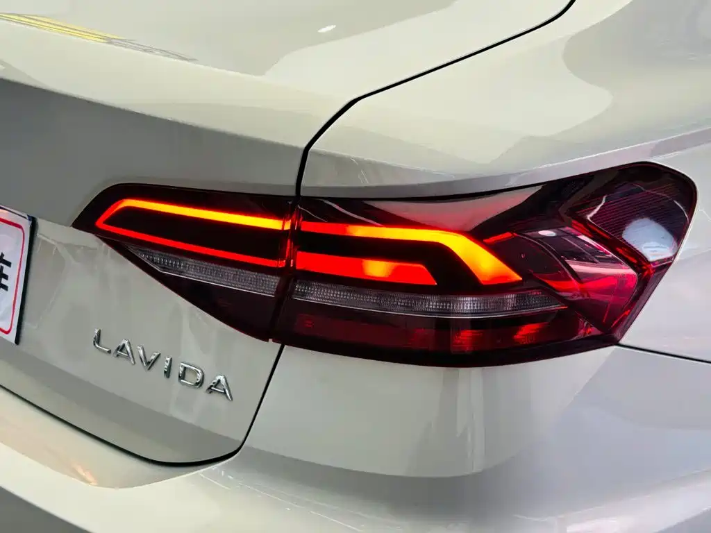 Volkswagen Lavida 2022 — фото 12
