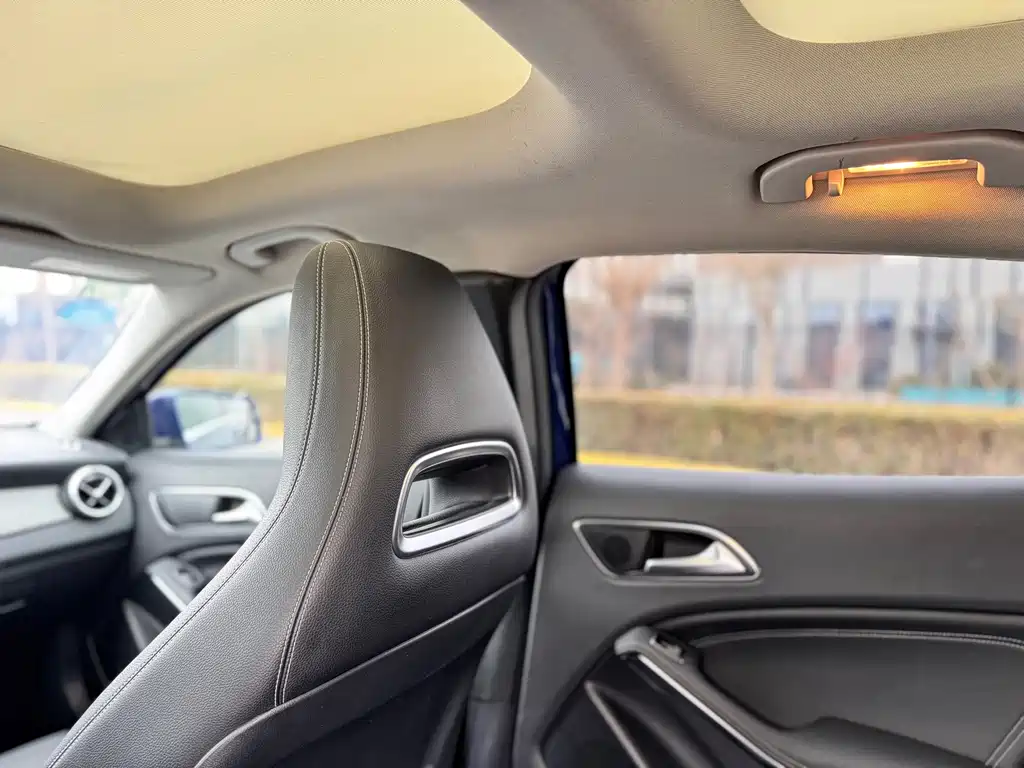 Mercedes-Benz GLA 2017 — фото 15