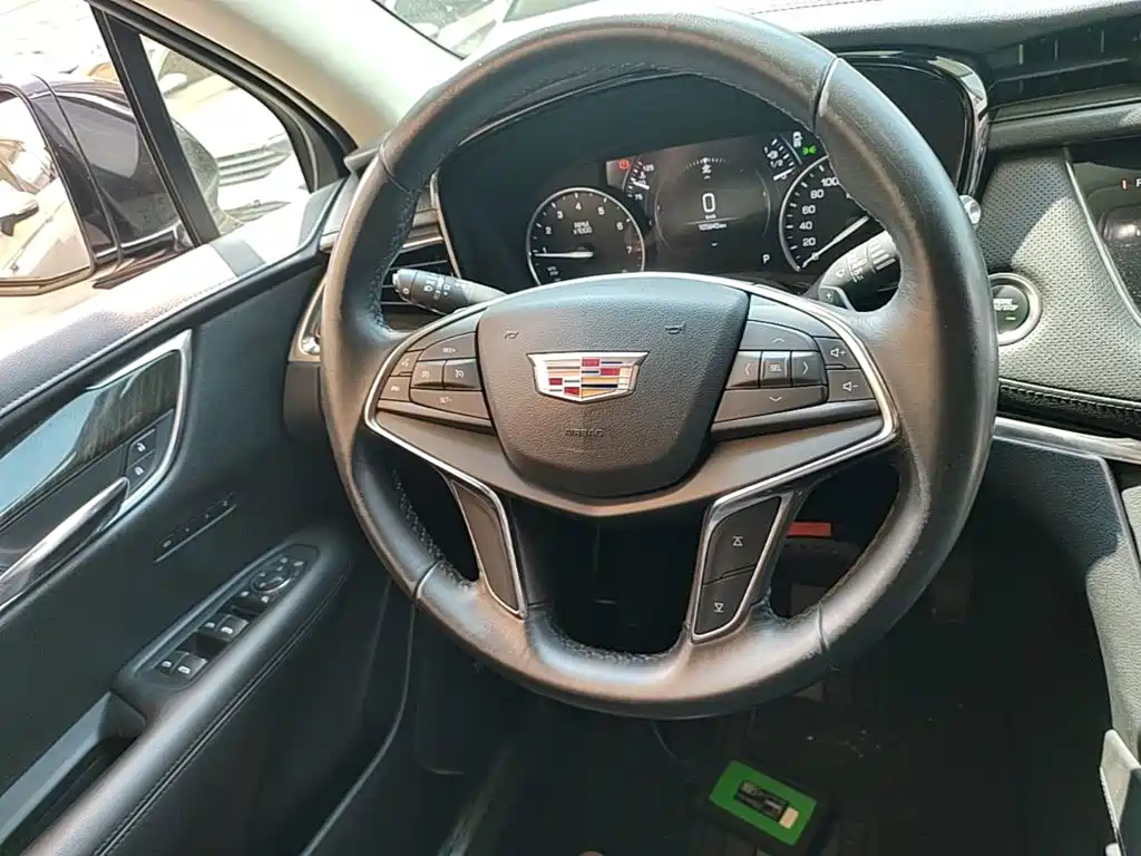 Cadillac XT5 2019 — фото 11