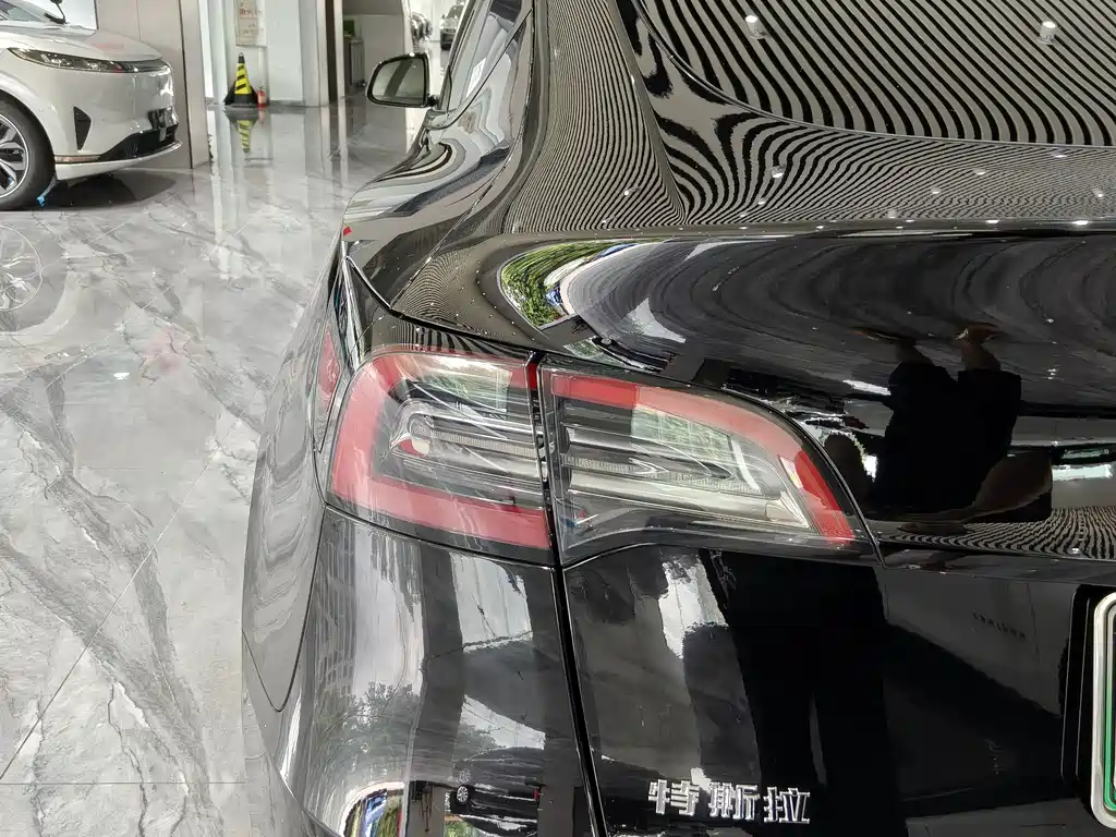 Tesla Model Y 2023 — фото 18