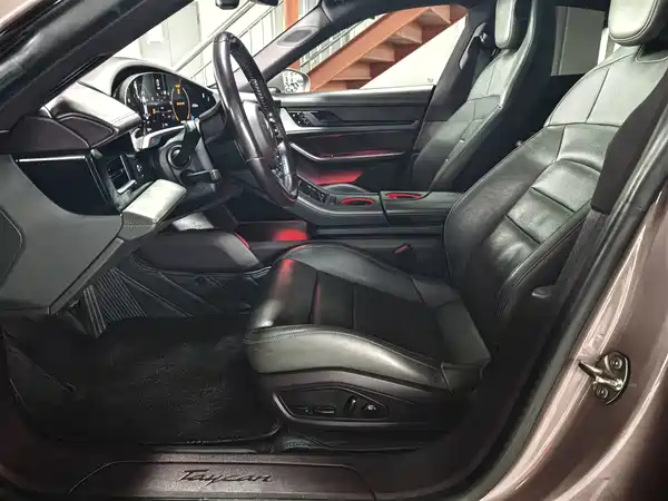 Porsche Taycan 2021