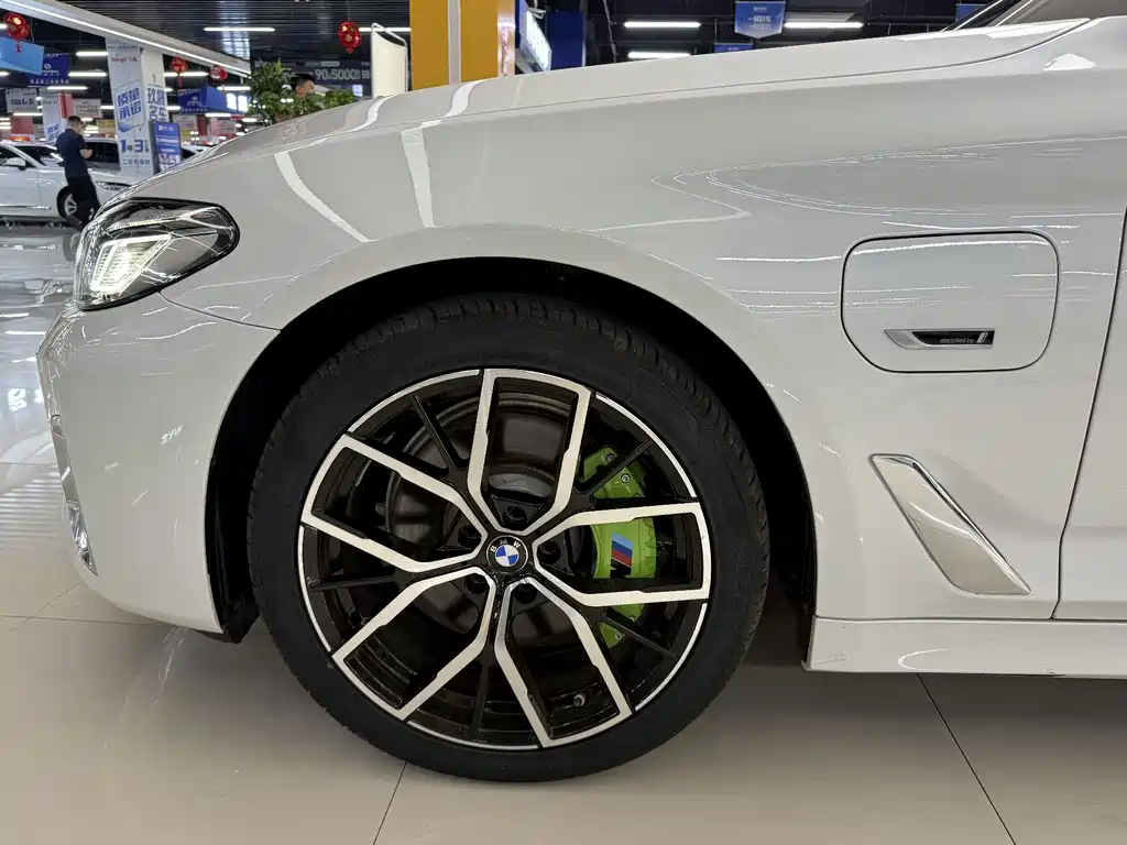BMW 5 Series New Energy 2022 — фото 11