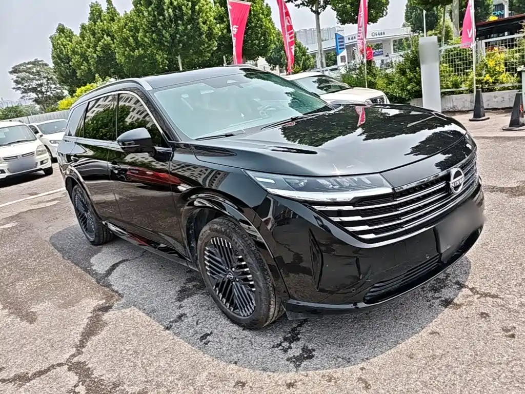 Nissan Teramont 2024