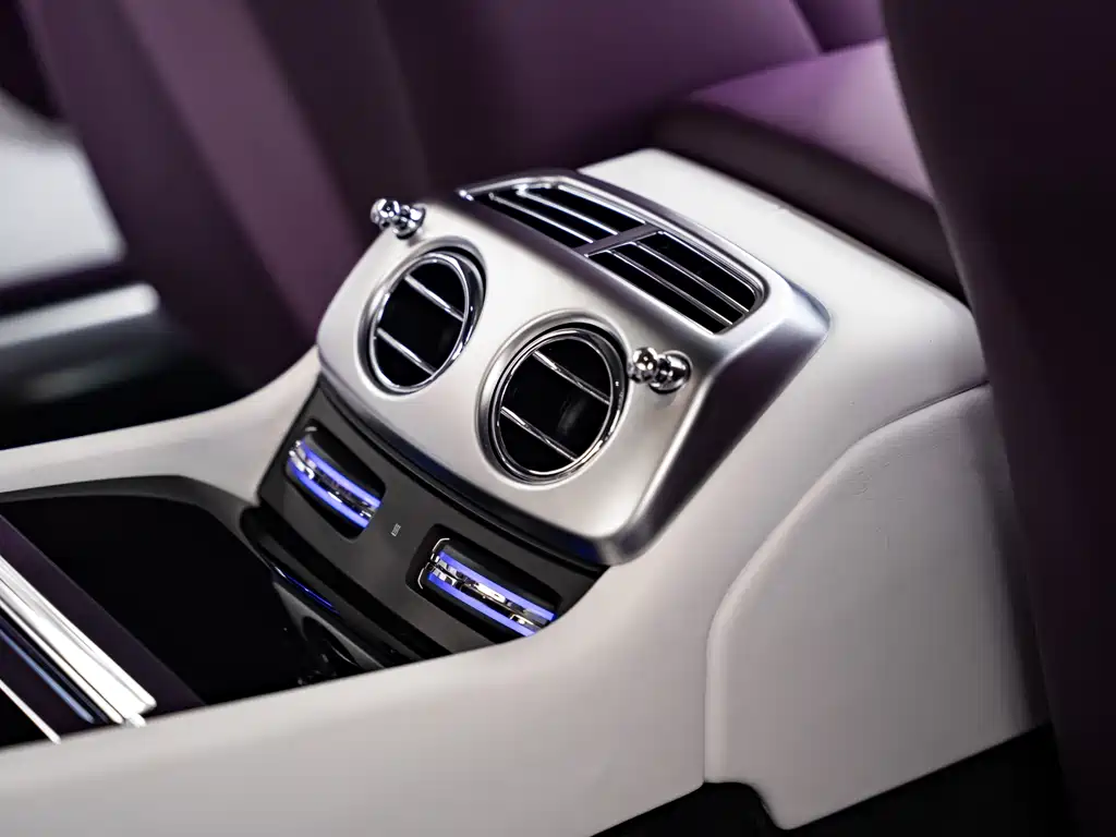 Rolls-Royce Phantom 2021 — фото 12