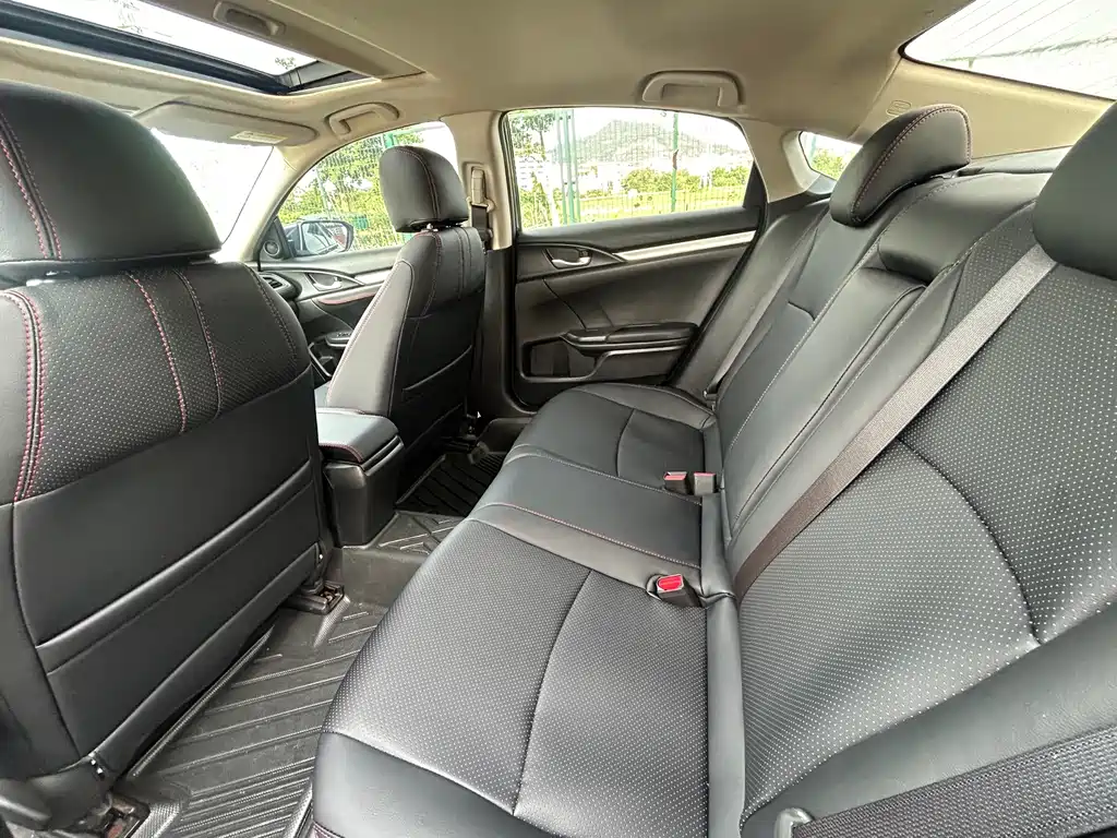 Honda Civic 2020 — фото 10