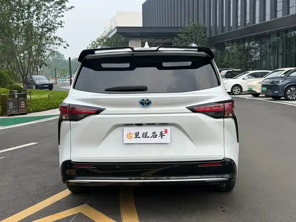 Toyota Sienna 2022