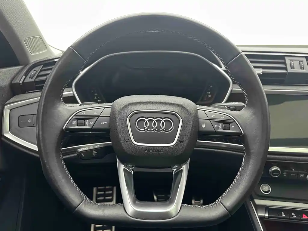 Audi Q3 2023 — фото 17