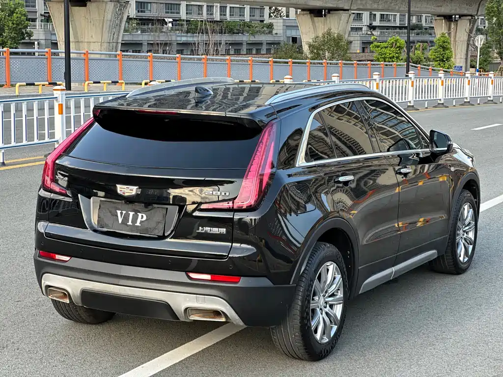 Cadillac XT4 2019 — фото 13