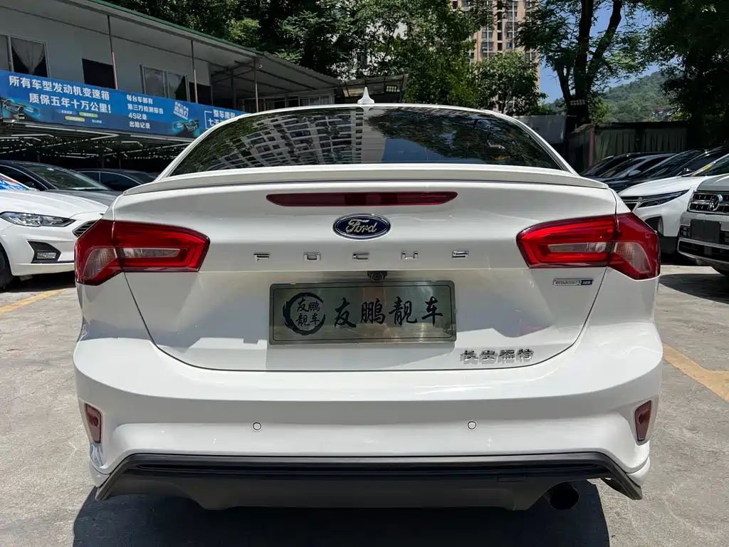 Ford Focus 2019 — фото 18