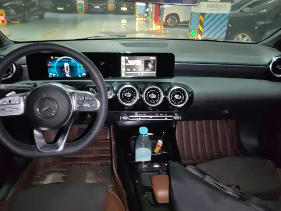 Mercedes-Benz A-Class 2019 — фото 12