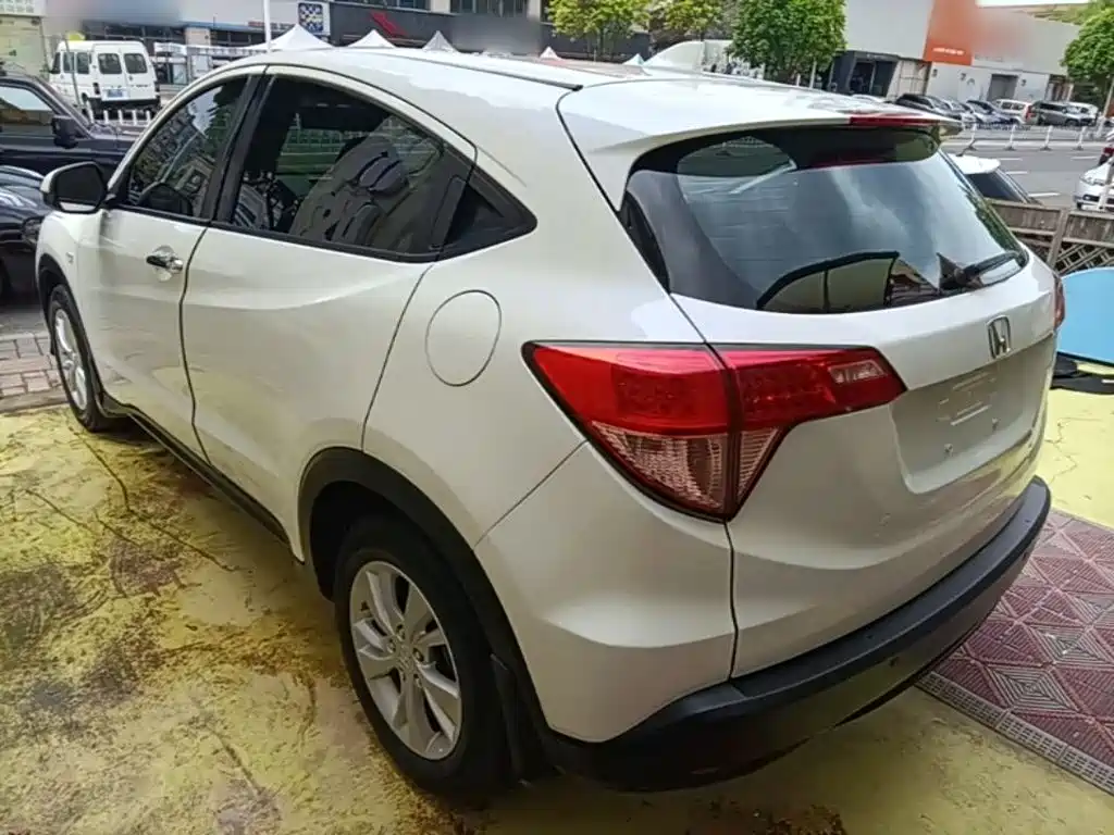 Honda Vezel 2016