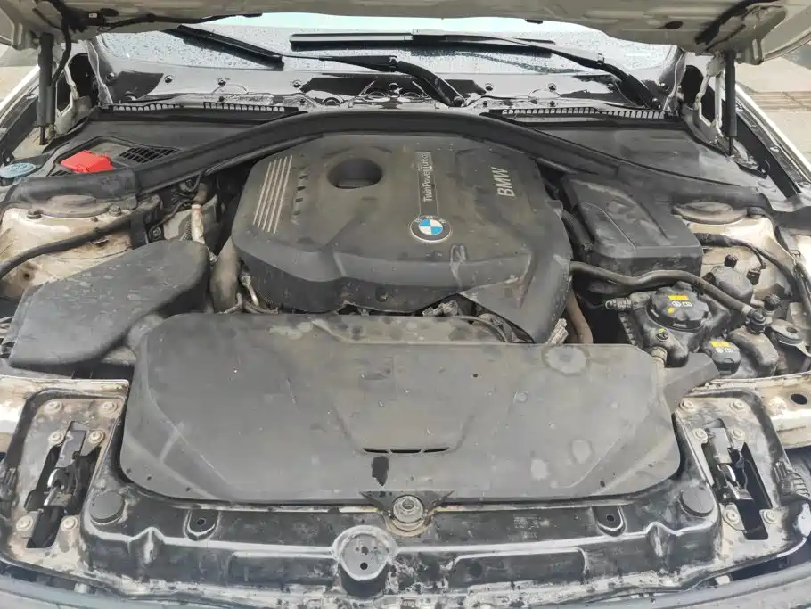BMW 3 Series 2018 — фото 10