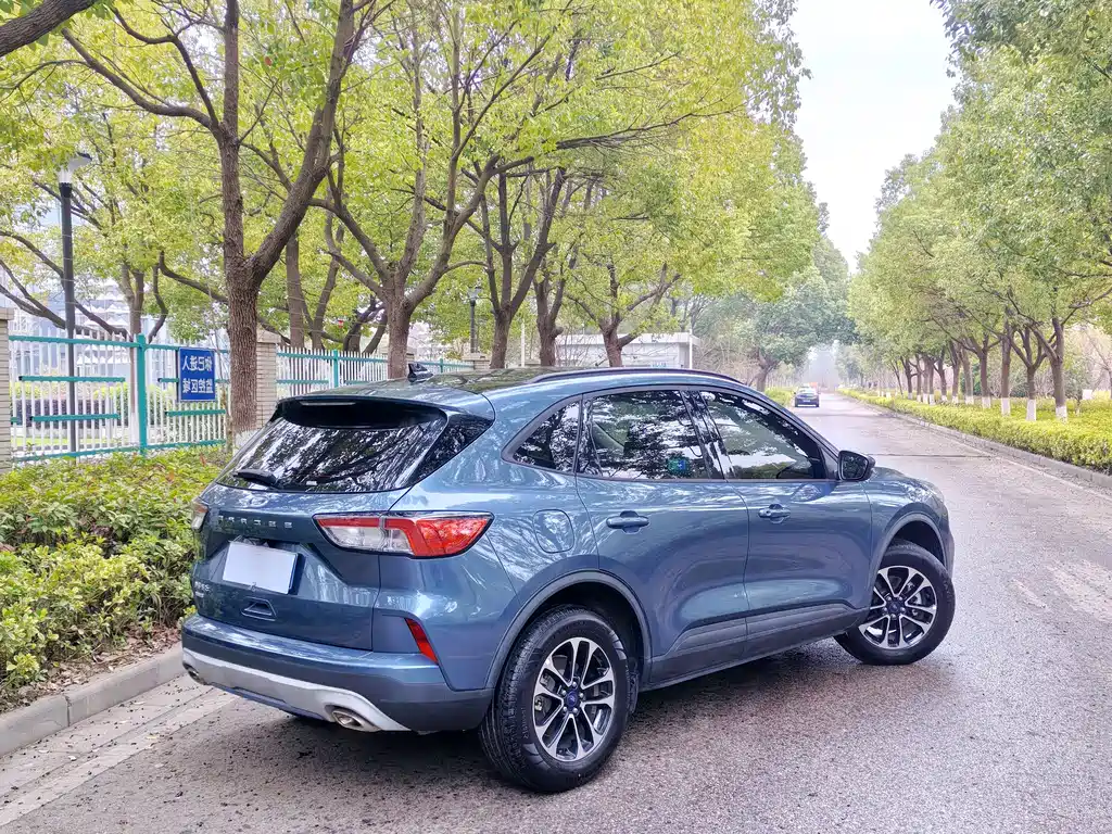 Ford Escape 2021 — фото 15