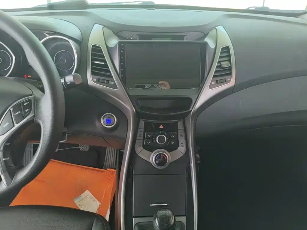 Hyundai Elantra Langdong 2016 — фото 13