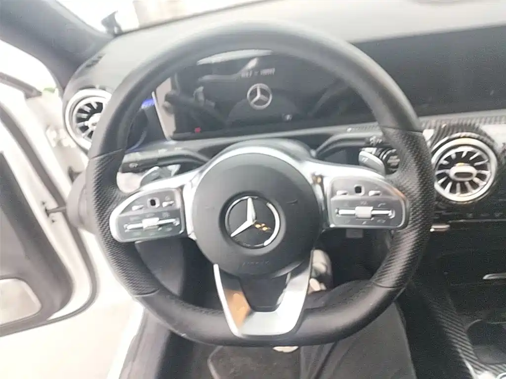Mercedes-Benz A-Class 2019 — фото 11