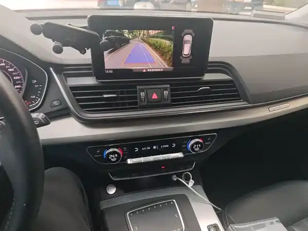 Audi Q5L 2020