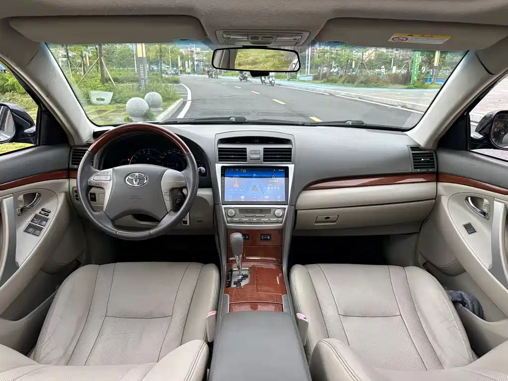 Toyota Camry 2015 — фото 13