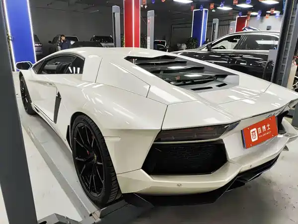Lamborghini Aventador 2013