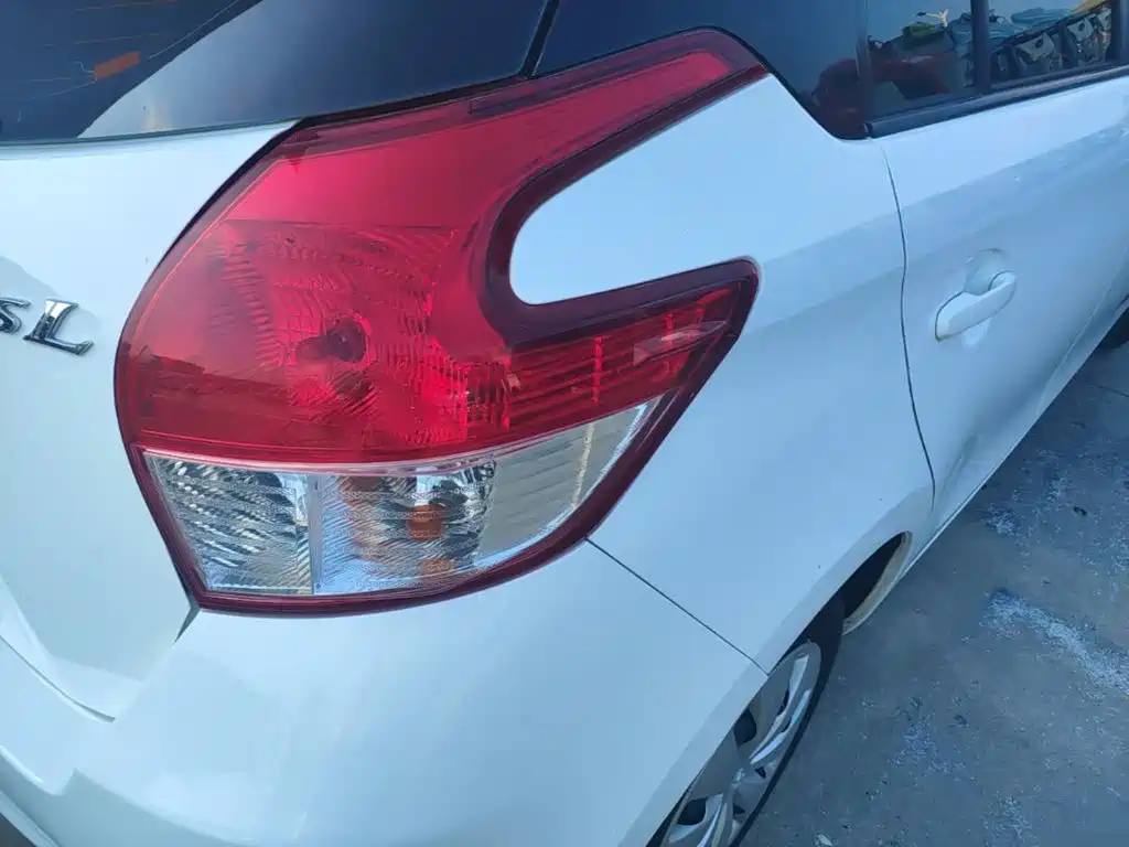 Toyota Yaris L 2015 — фото 8