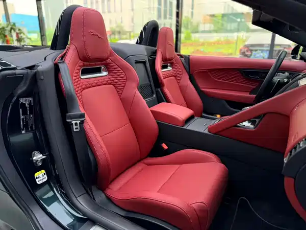 Jaguar F-TYPE 2024