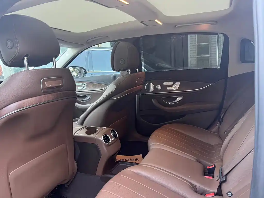 Mercedes-Benz E-Class 2019 — фото 11