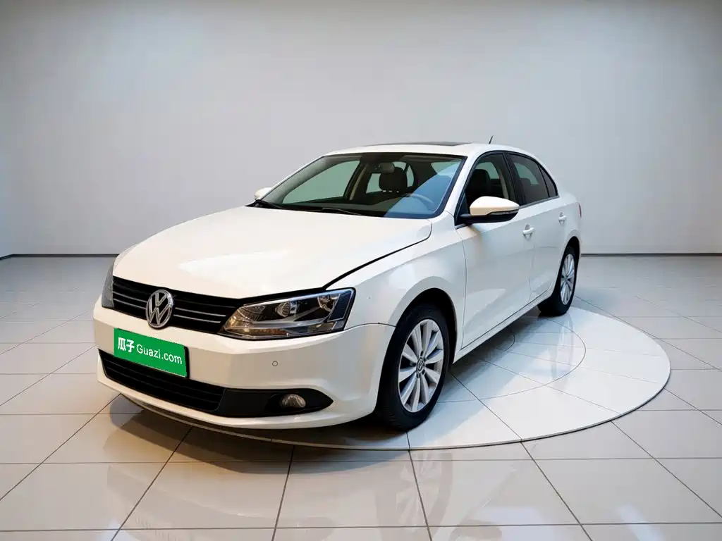 Volkswagen Sagitar 2014