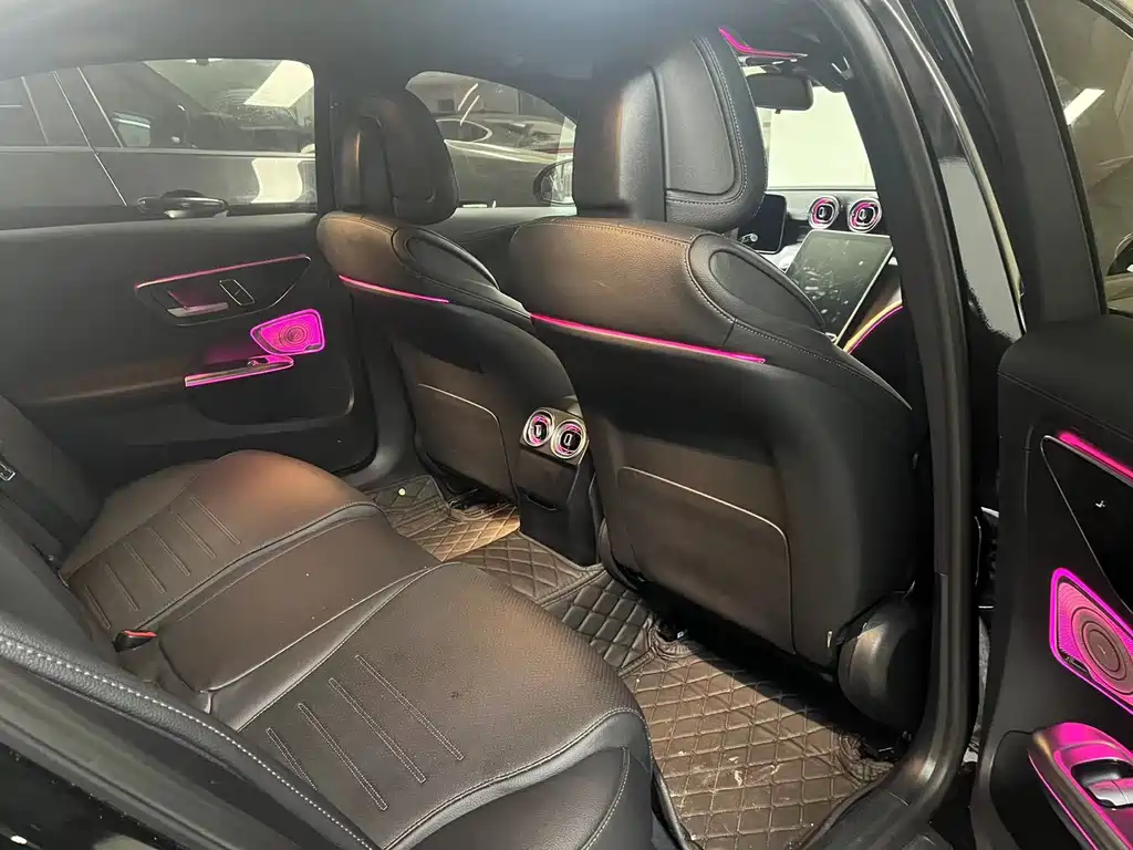 Mercedes-Benz C-Class 2023 — фото 16