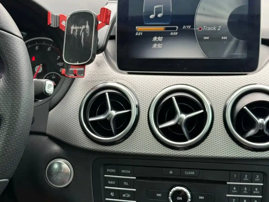 Mercedes-Benz B-Class 2017 — фото 23