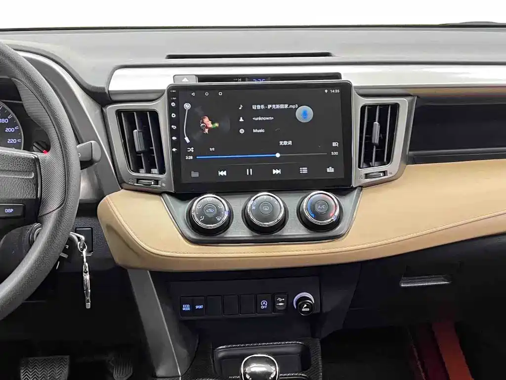 Toyota RAV4 2019 — фото 14