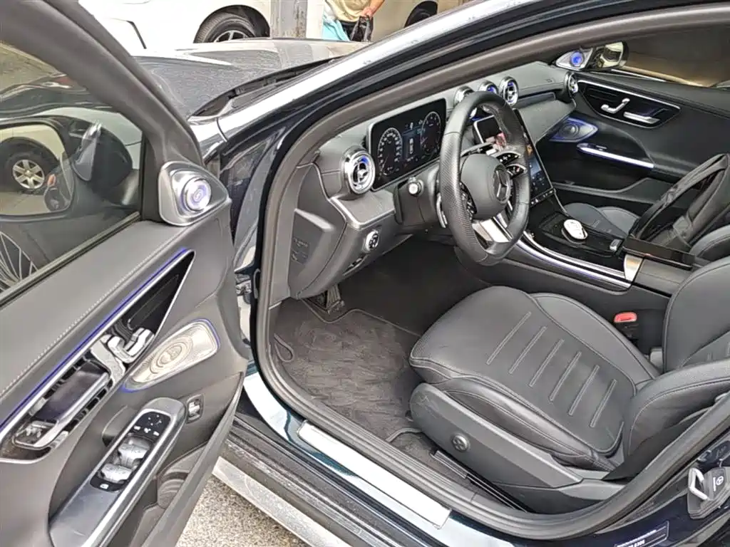 Mercedes-Benz C-Class 2024 — фото 16