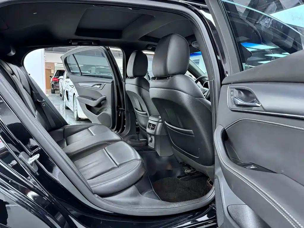 Cadillac CT5 2023 — фото 10