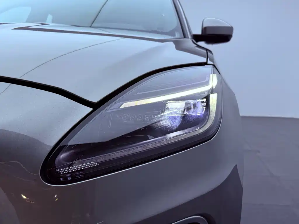 Jaguar E-PACE 2023 — фото 26