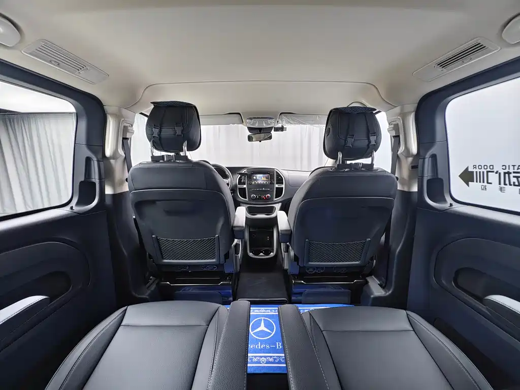 Mercedes-Benz Vito 2023 — фото 18