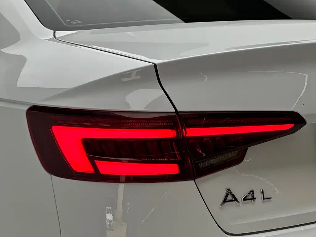 Audi A4L 2019 — фото 18